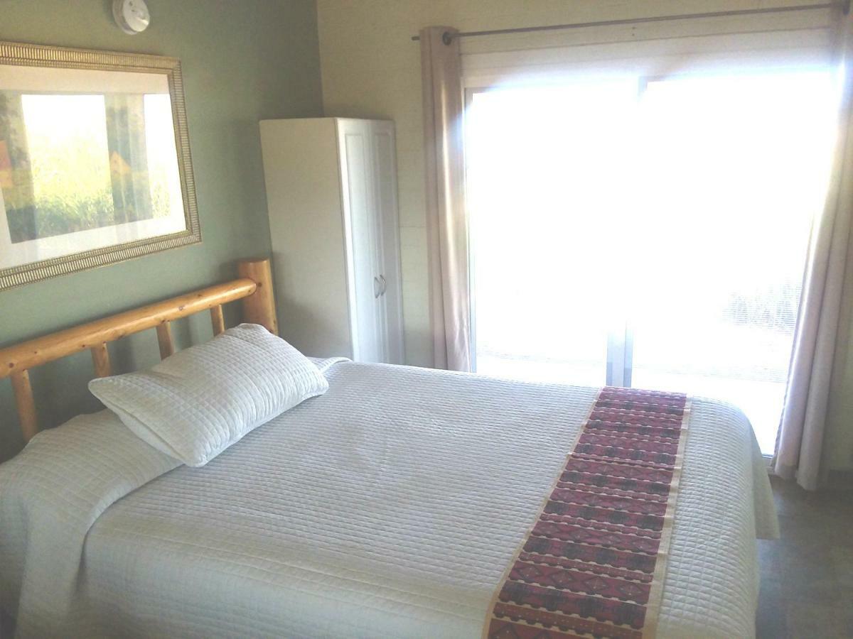 Hilltop Tavern And Inn Apple Valley Bilik gambar
